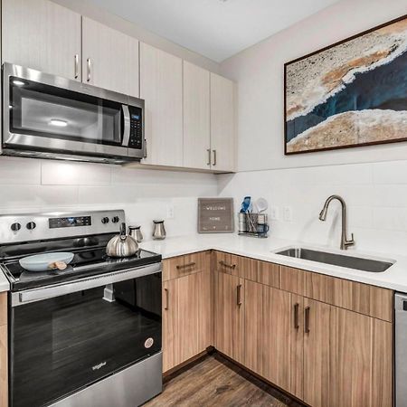 Spacious Castle W Gym Pool Free Parking I Walk To Dowtown N Broadway Nashville Exterior photo