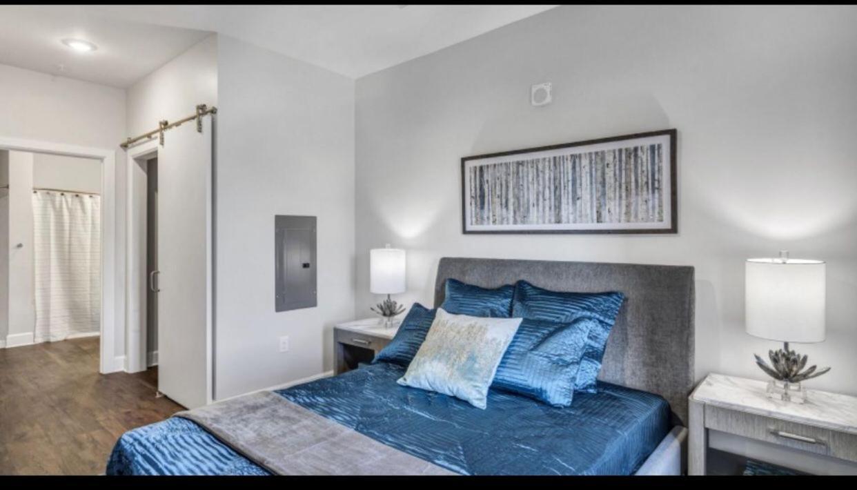 Spacious Castle W Gym Pool Free Parking I Walk To Dowtown N Broadway Nashville Exterior photo