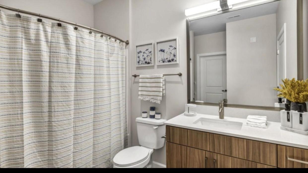 Spacious Castle W Gym Pool Free Parking I Walk To Dowtown N Broadway Nashville Exterior photo