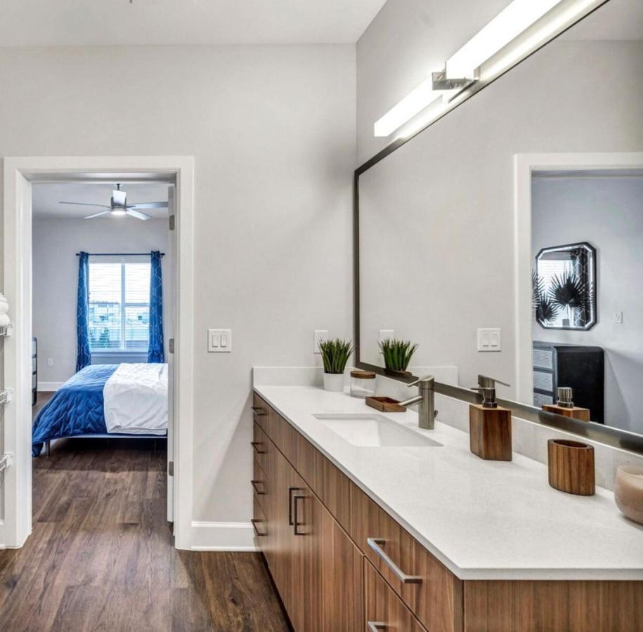 Spacious Castle W Gym Pool Free Parking I Walk To Dowtown N Broadway Nashville Exterior photo