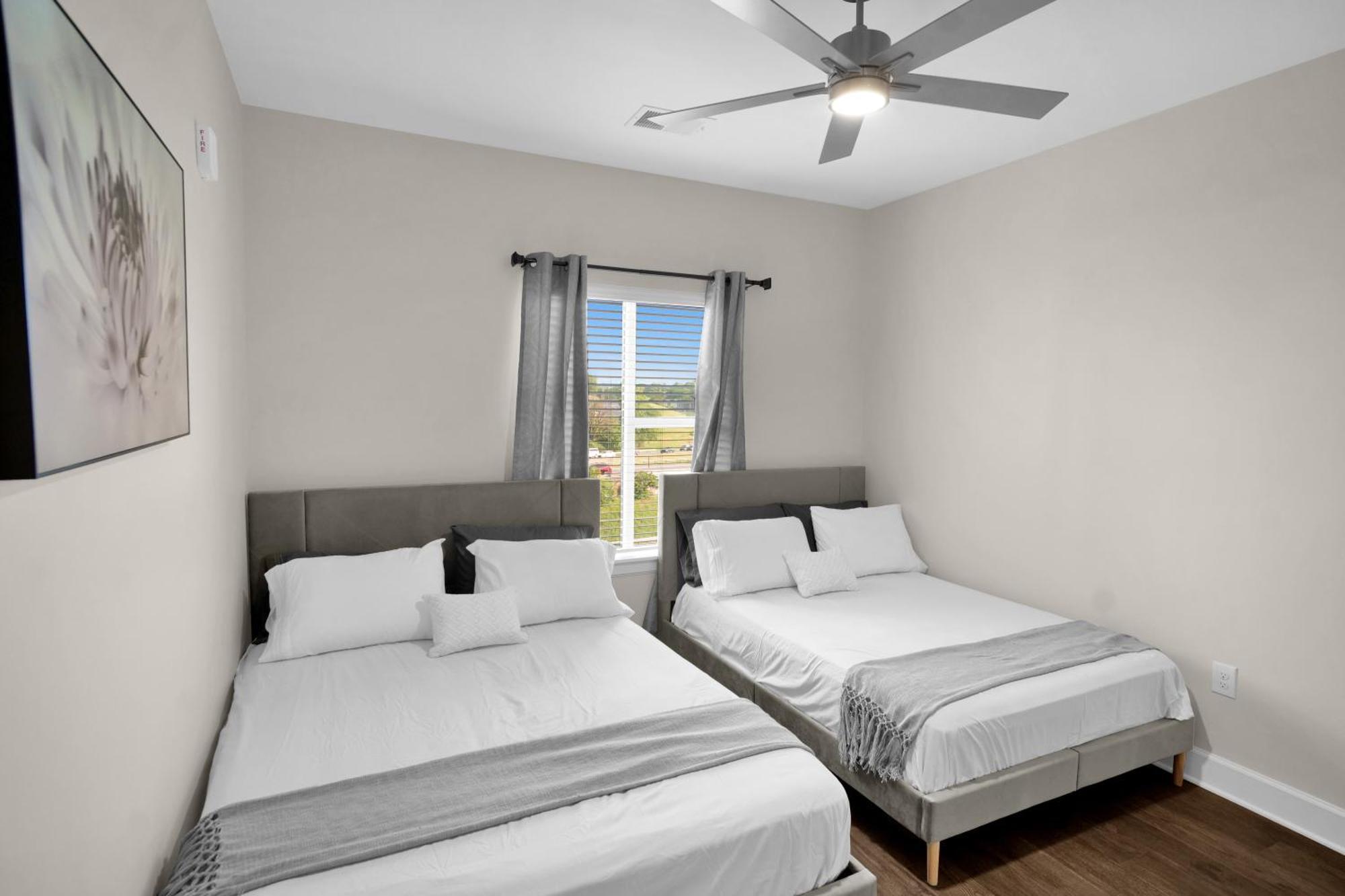 Spacious Castle W Gym Pool Free Parking I Walk To Dowtown N Broadway Nashville Exterior photo